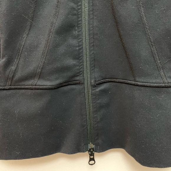 Lululemon In Stride Jacket - Picture 16 of 16